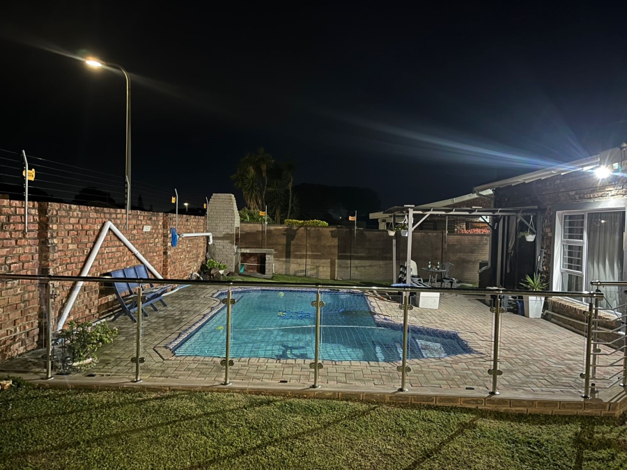 6 Bedroom Property for Sale in Sherwood Eastern Cape